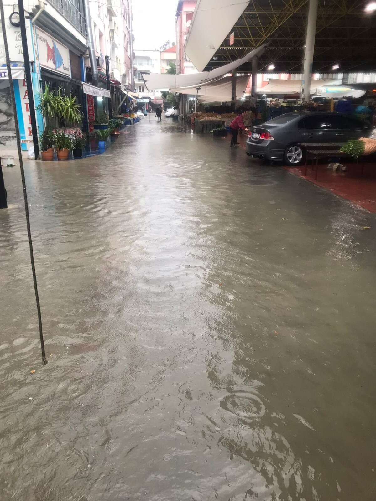 Muğla’da Sağanak ve Fırtına Hayatı Felç Etti 1